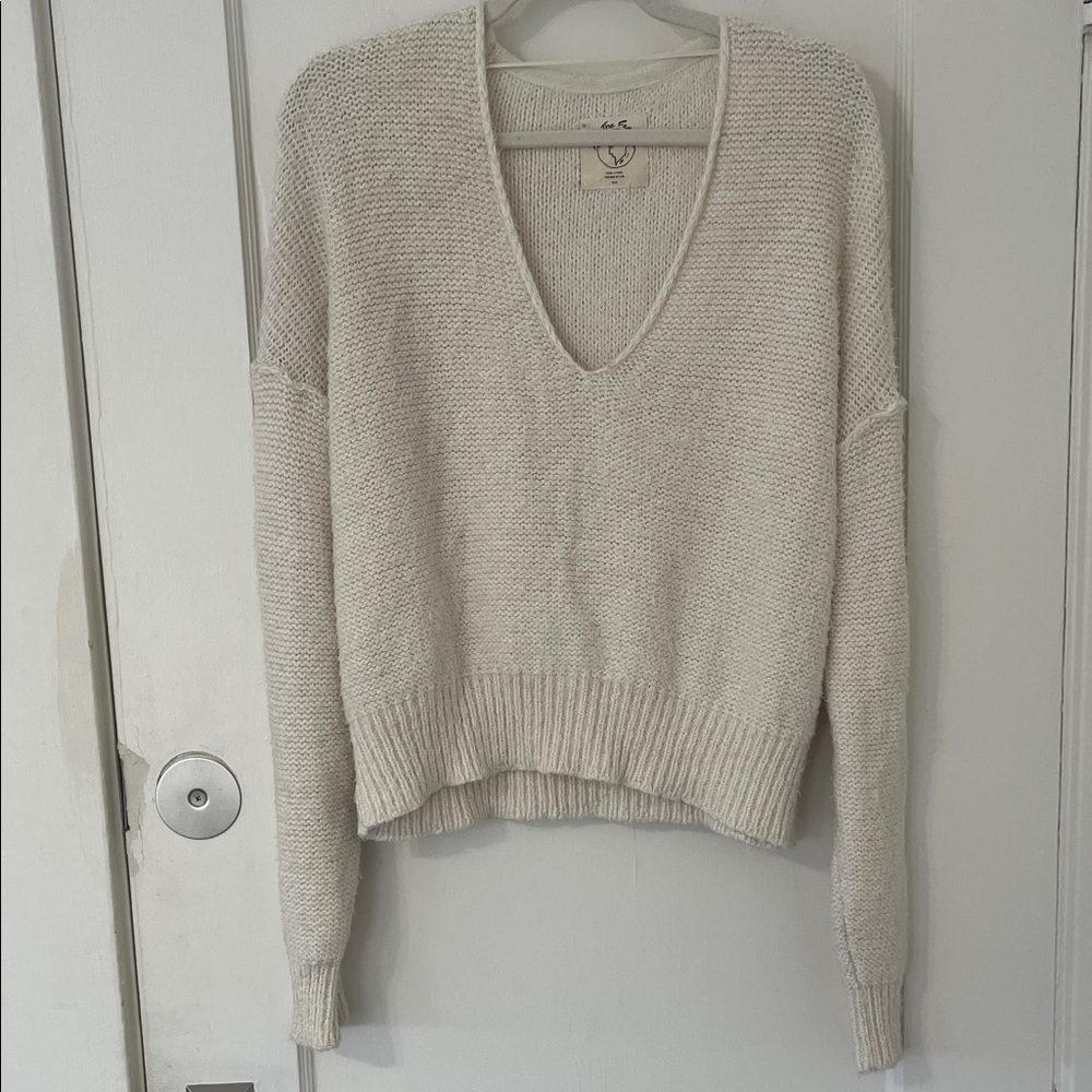 We The Free Beige Cream V-Neck Sweater Chunky Oversize Knit Medium